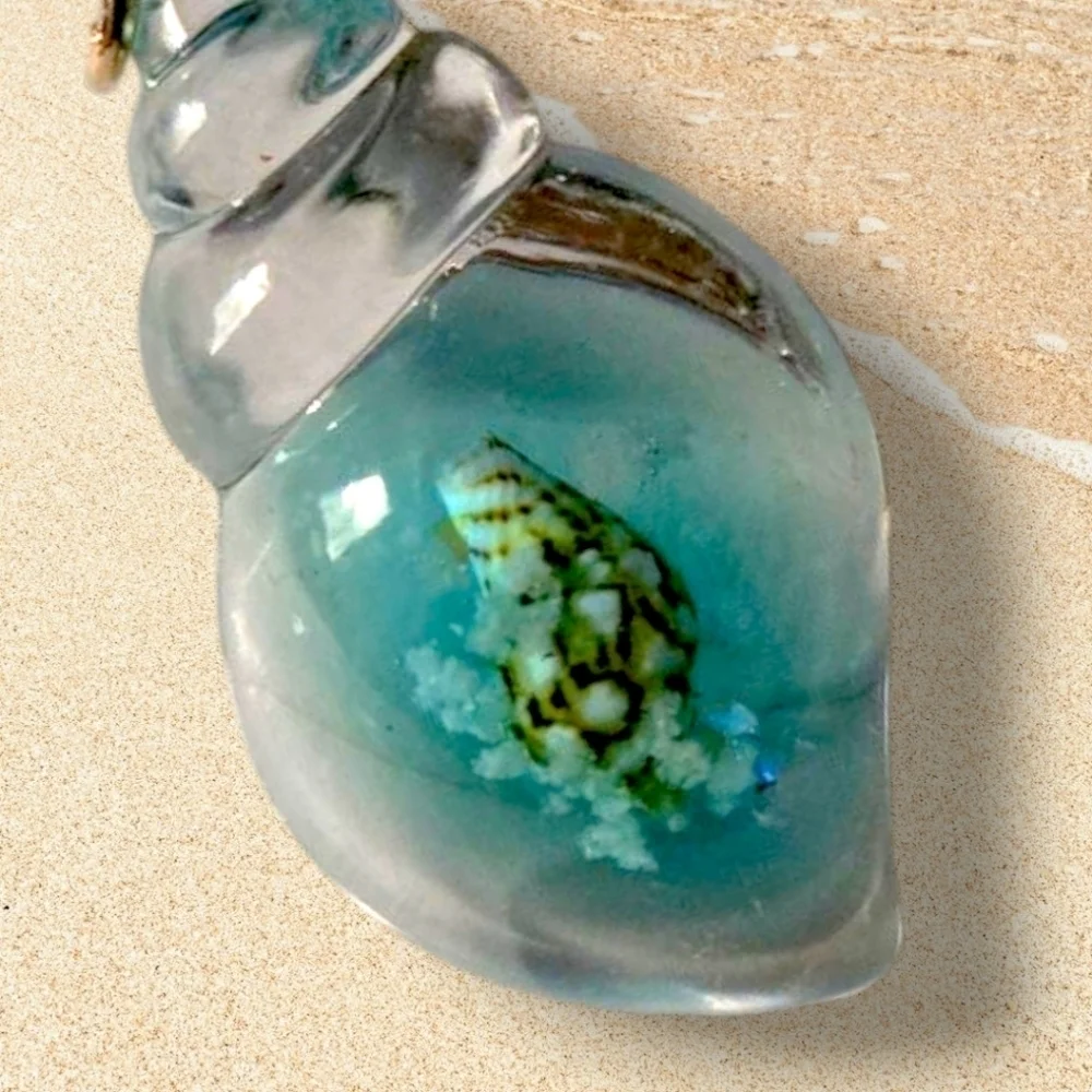 2 'Piece Of The Sea' Seashell Keychains NWT
